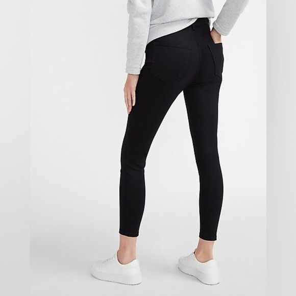 Black High-Waisted Supersoft Skinny Pant - Picture 3 of 11